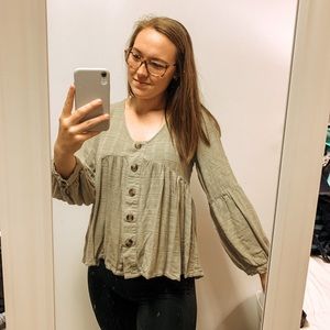 SOLD!! American Eagle Top